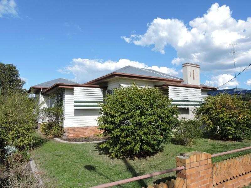 6 Wilga Avenue, Warwick QLD 4370