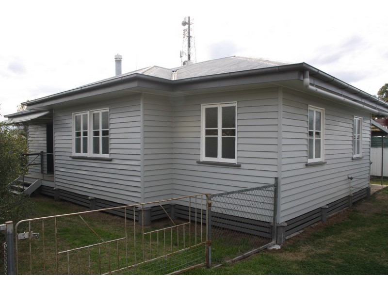 1 Frank Ave, Warwick QLD 4370