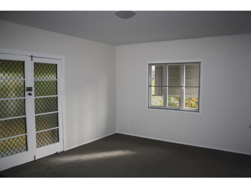 1 Frank Ave, Warwick QLD 4370