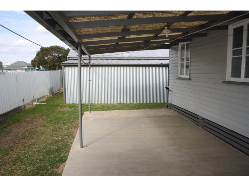 1 Frank Ave, Warwick QLD 4370