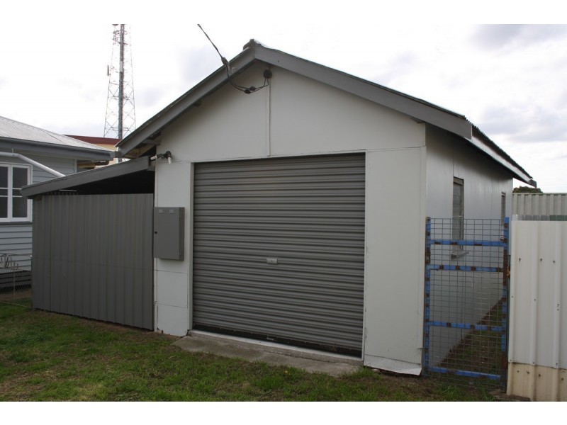 1 Frank Ave, Warwick QLD 4370
