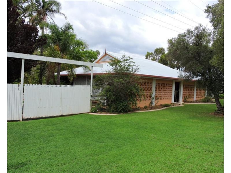 100 White St, Pratten QLD 4370