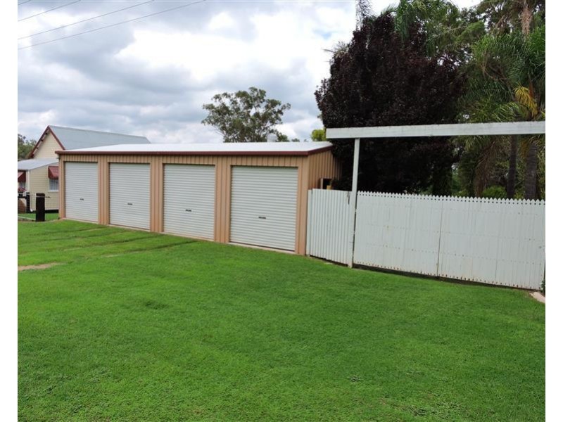 100 White St, Pratten QLD 4370