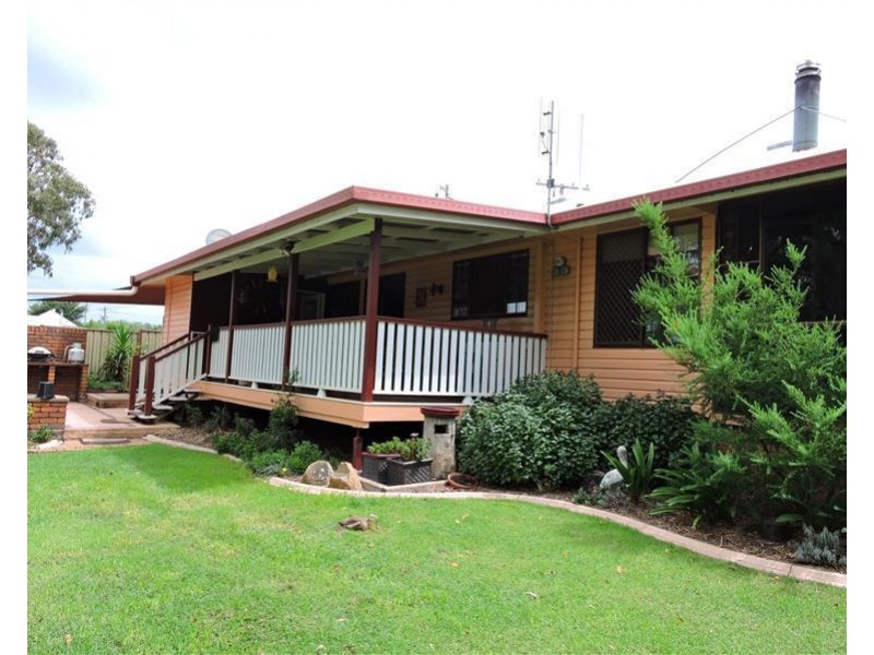 100 White St, Pratten QLD 4370