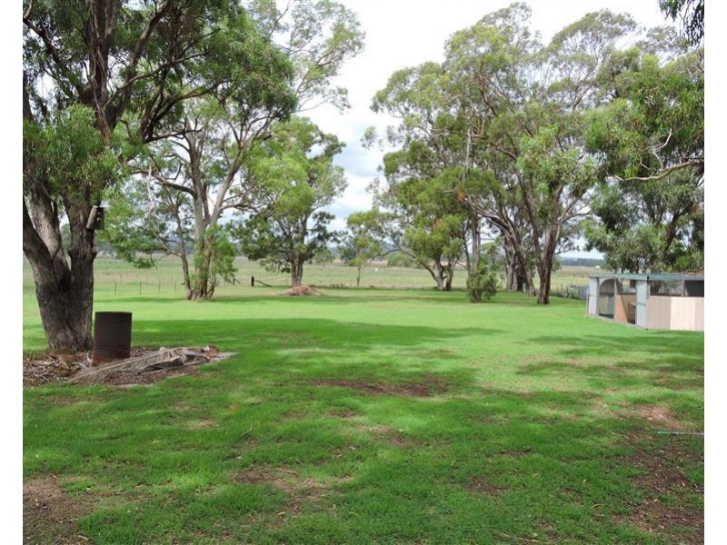 100 White St, Pratten QLD 4370