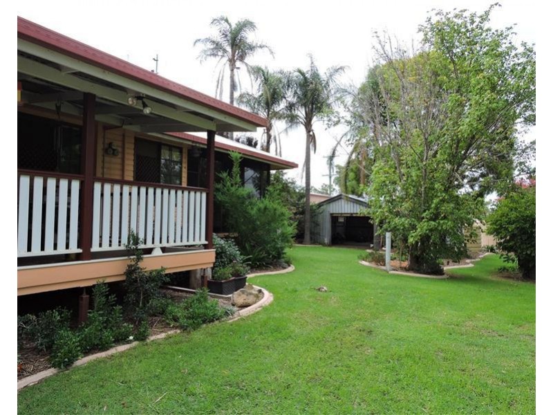 100 White St, Pratten QLD 4370