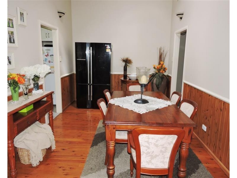 100 White St, Pratten QLD 4370