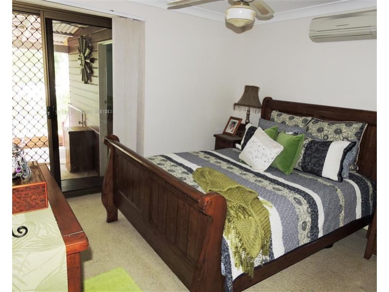 100 White St, Pratten QLD 4370