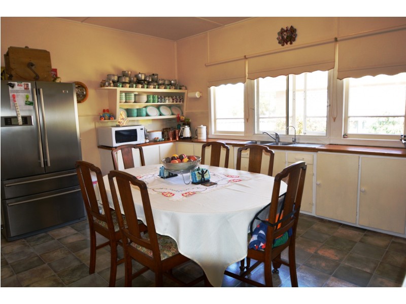 53 Acacia Ave, Warwick QLD 4370