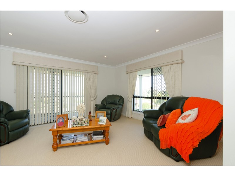 2 Daniel Dr, Warwick QLD 4370