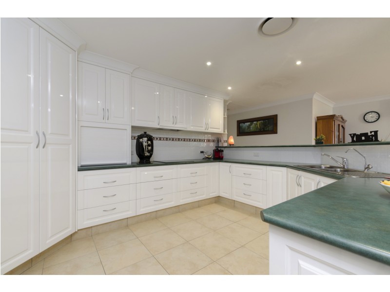 2 Daniel Dr, Warwick QLD 4370