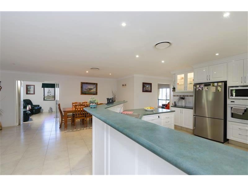 2 Daniel Dr, Warwick QLD 4370