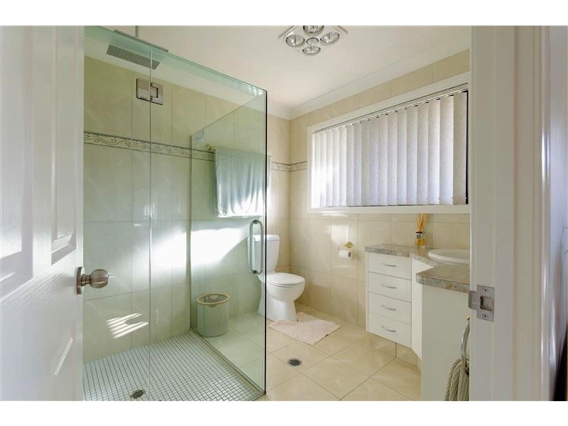 2 Daniel Dr, Warwick QLD 4370