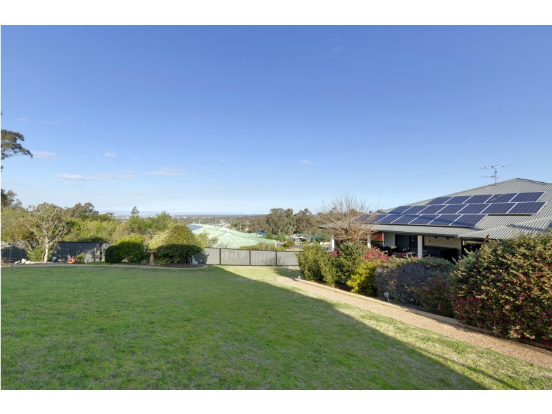2 Daniel Dr, Warwick QLD 4370
