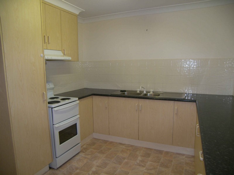 2/4 Kidman Dr, Warwick QLD 4370