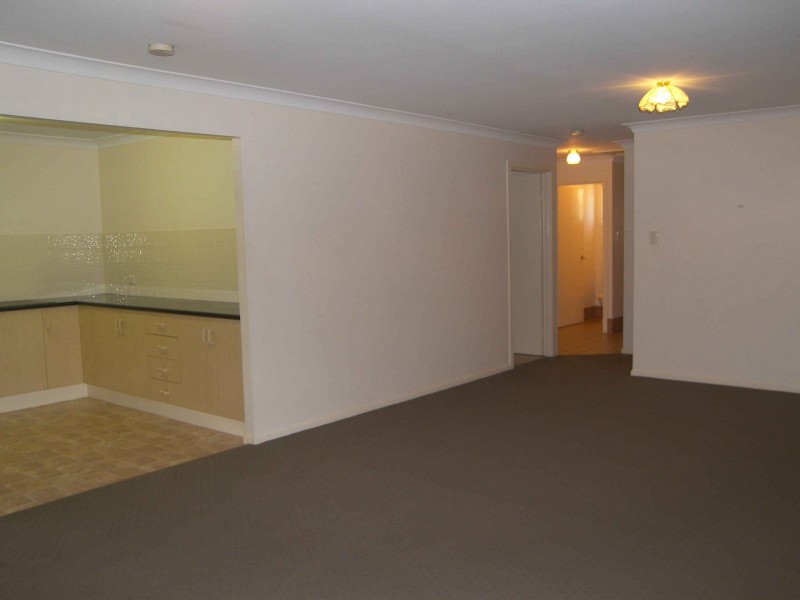 2/4 Kidman Dr, Warwick QLD 4370