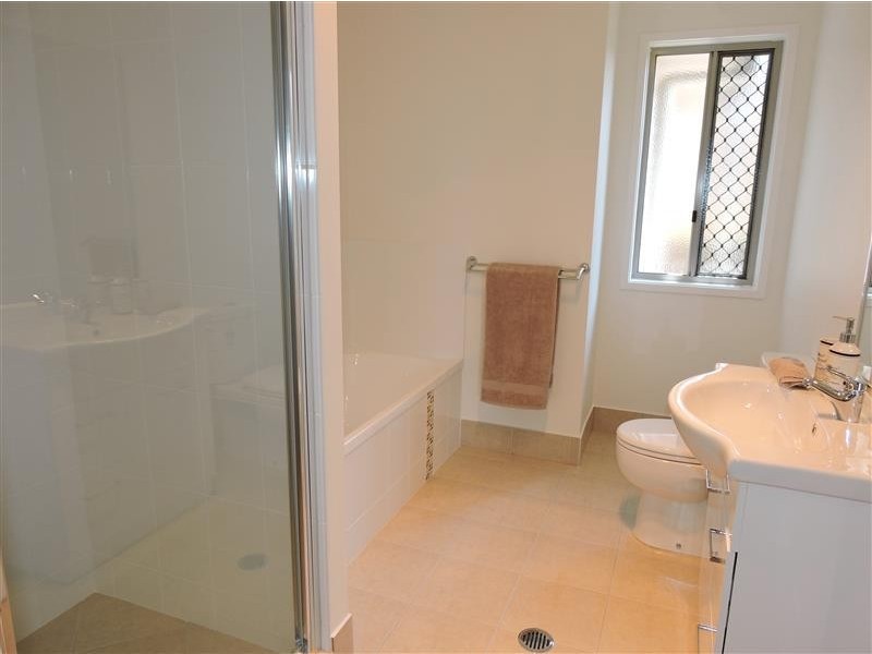 1 Polo Drive, Rosenthal Heights QLD 4370