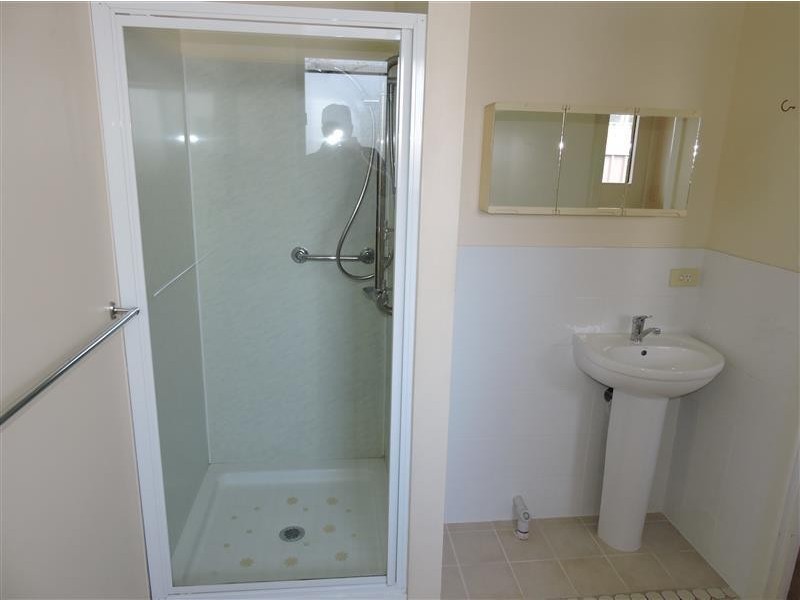 2/11 Barth St, Warwick QLD 4370