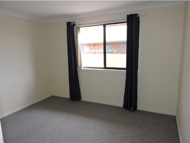 2/11 Barth St, Warwick QLD 4370