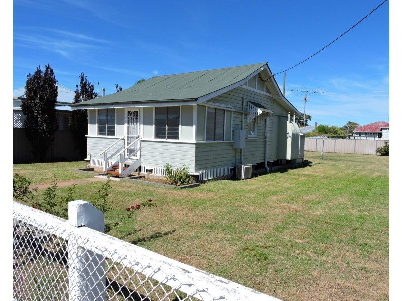 34 Stewart Ave, Warwick QLD 4370
