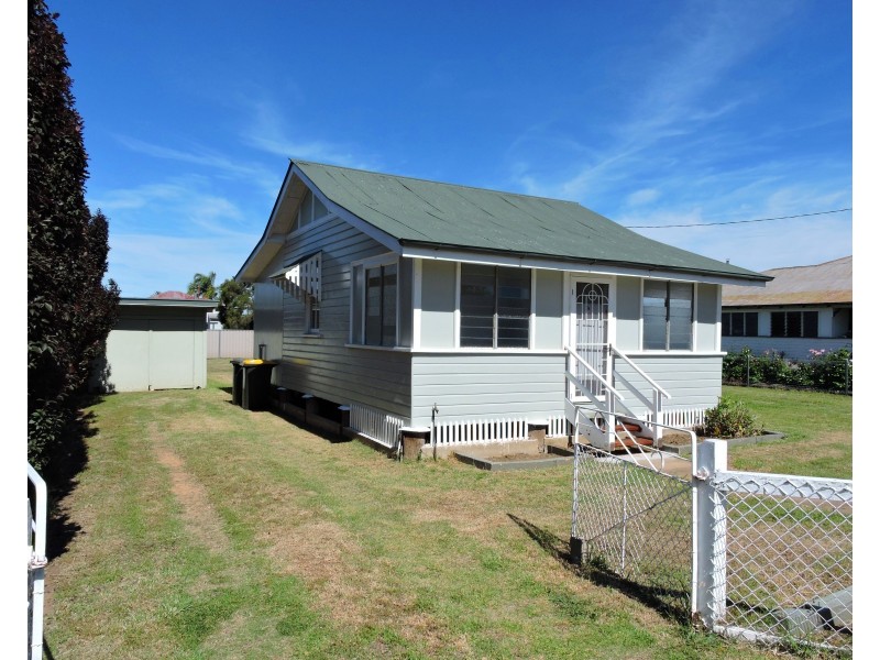 34 Stewart Ave, Warwick QLD 4370