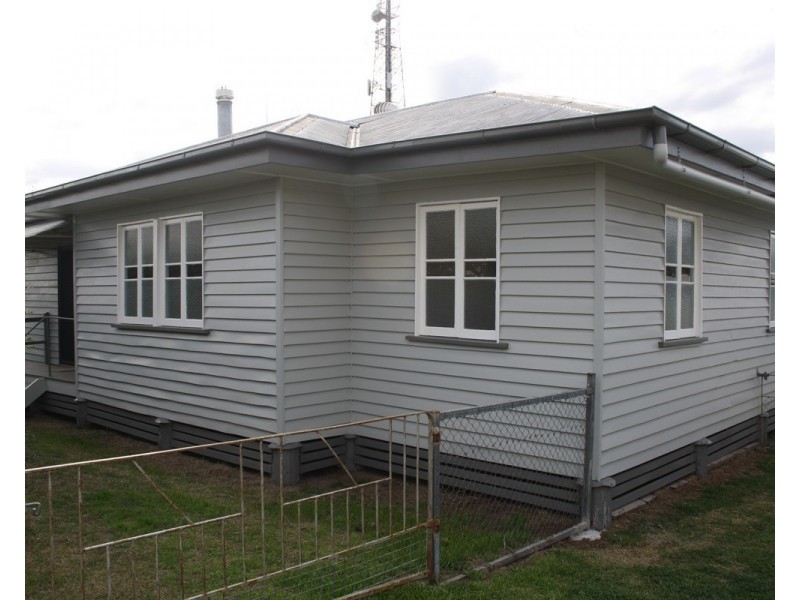 1 Frank Ave, Warwick QLD 4370