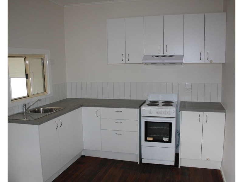 1 Frank Ave, Warwick QLD 4370