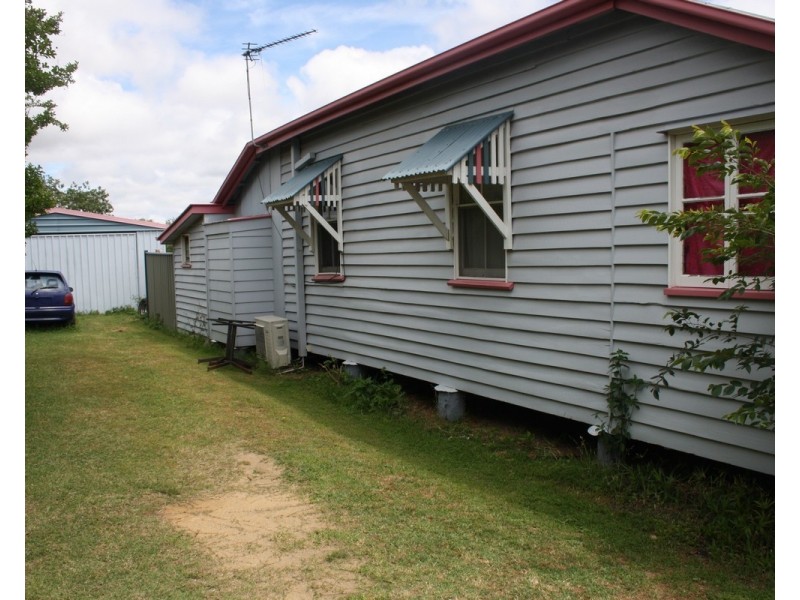 5 Gore St, Warwick QLD 4370