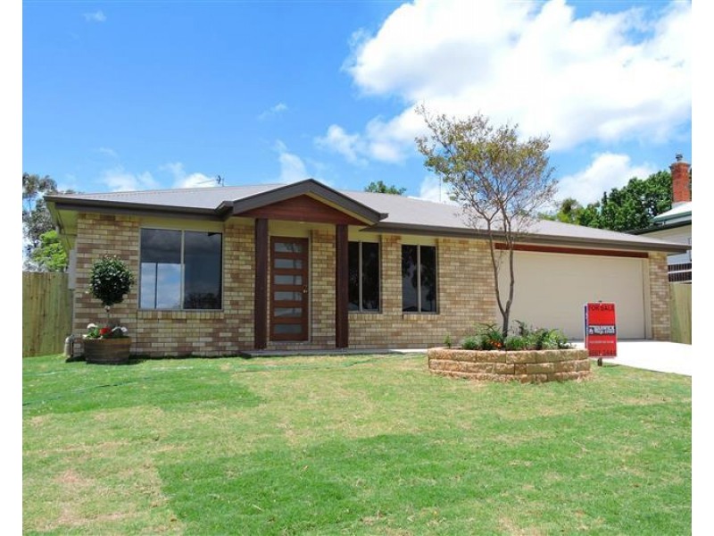 2D Wallace St, Warwick QLD 4370