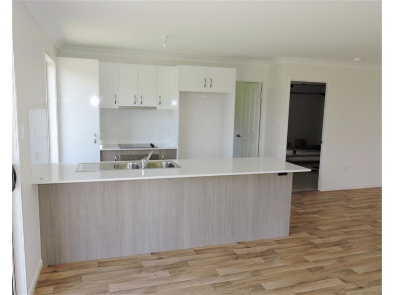 2D Wallace St, Warwick QLD 4370