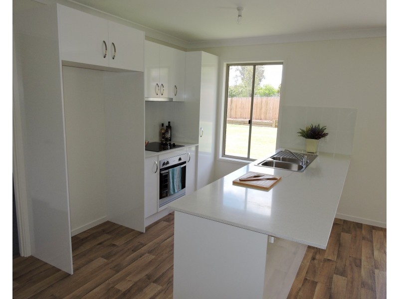 2D Wallace St, Warwick QLD 4370