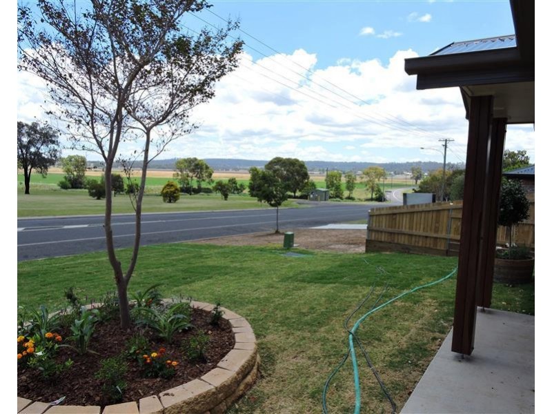 2D Wallace St, Warwick QLD 4370