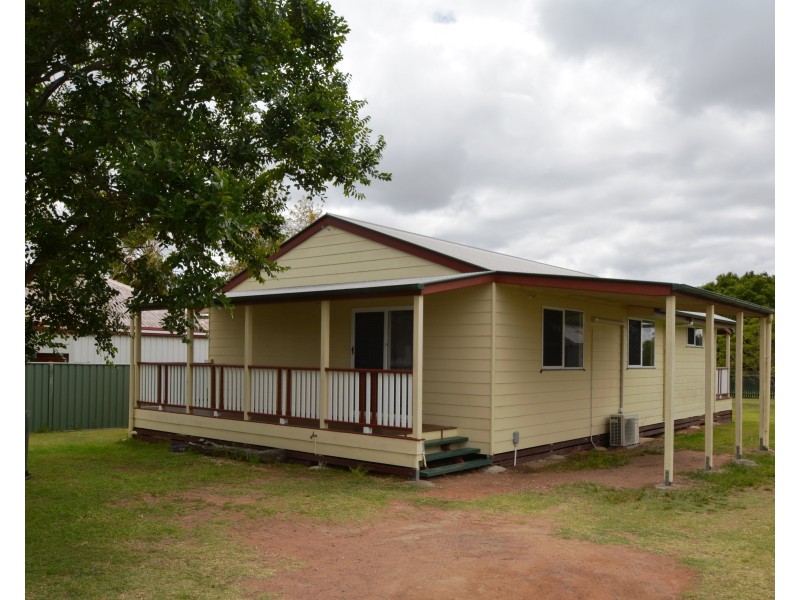 20 Oak Ave, Warwick QLD 4370