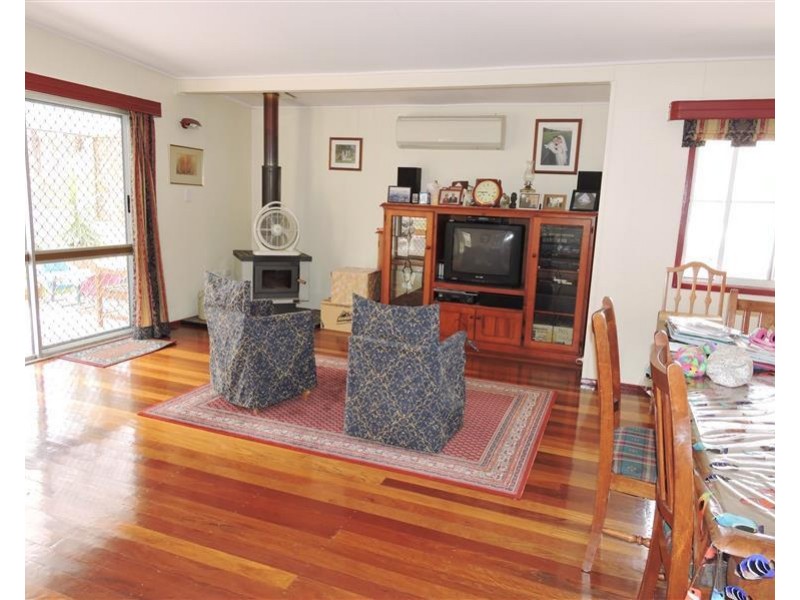 130 Ogilvie Rd, Warwick QLD 4370