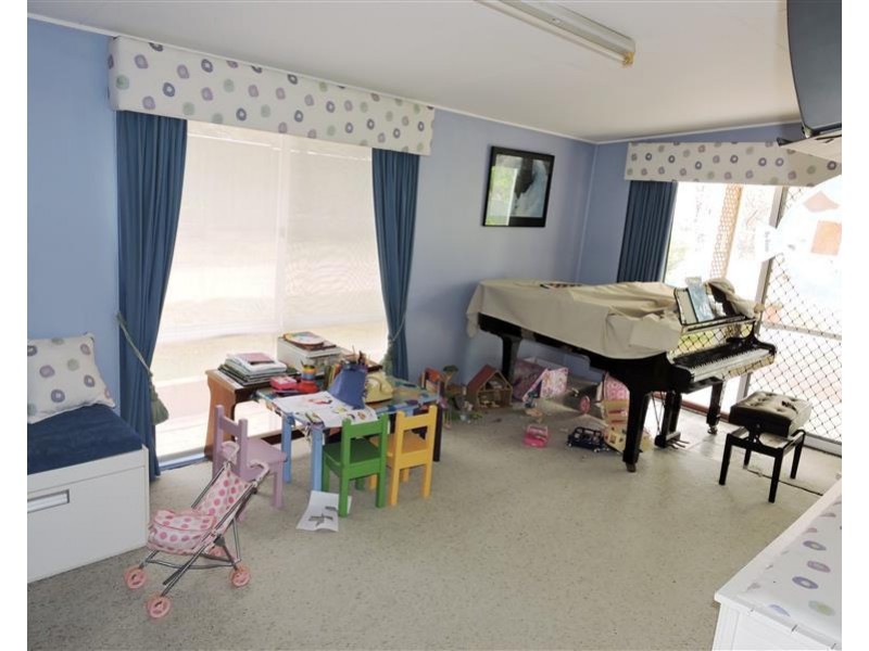 130 Ogilvie Rd, Warwick QLD 4370