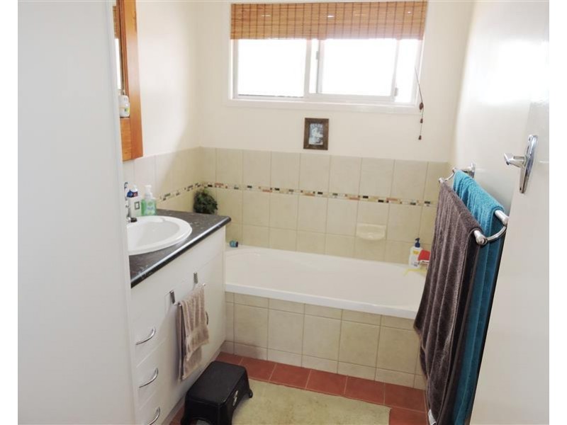 130 Ogilvie Rd, Warwick QLD 4370