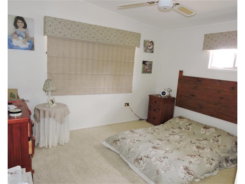 130 Ogilvie Rd, Warwick QLD 4370