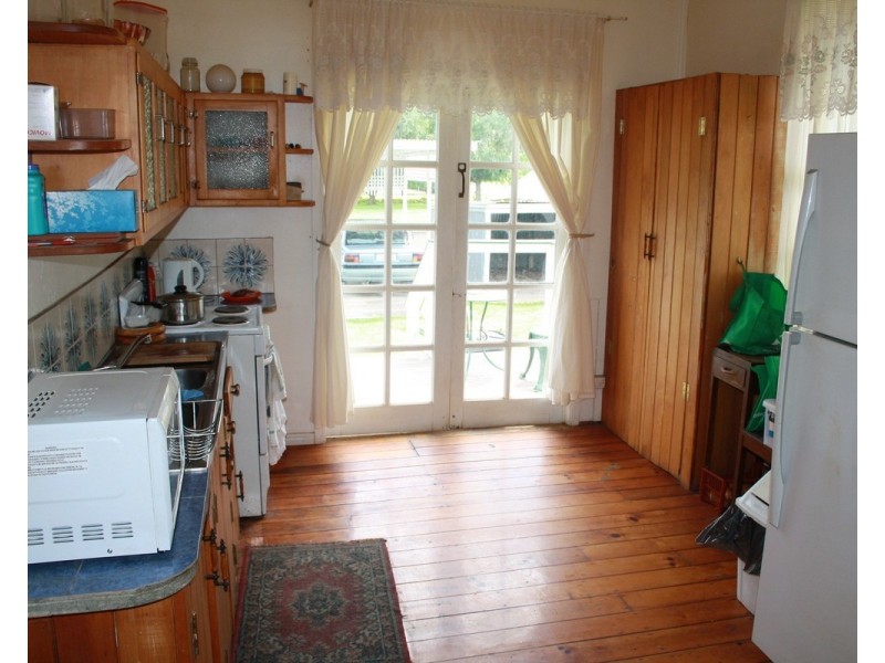 4 Drayton Street, Allora QLD 4362