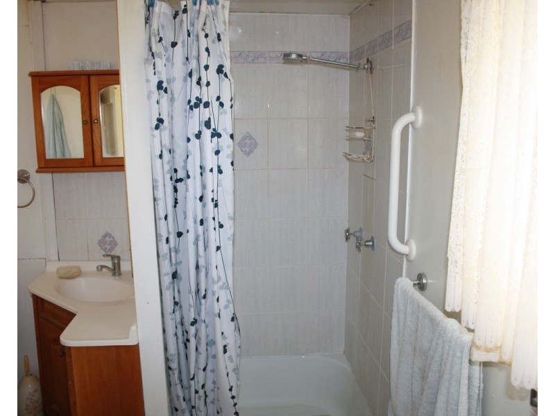 4 Drayton Street, Allora QLD 4362