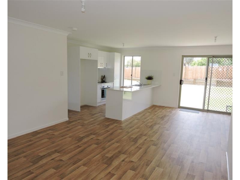 2C Wallace St, Warwick QLD 4370