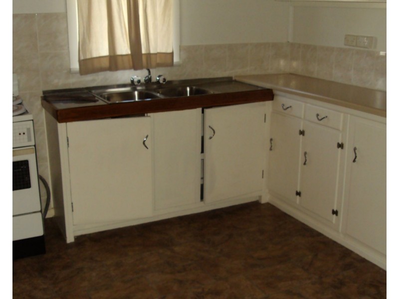 7 Kurrajong Street, Tannymorel QLD 4372