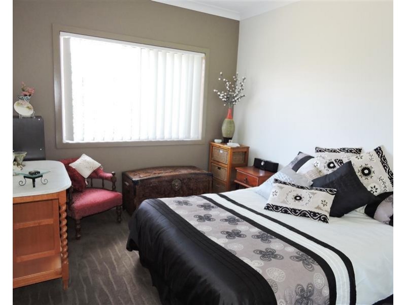 9 Capital Dr, Rosenthal Heights QLD 4370