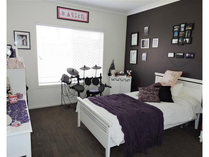 9 Capital Dr, Rosenthal Heights QLD 4370