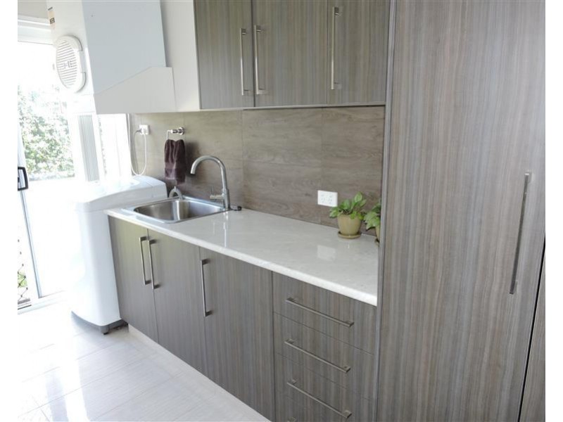 9 Capital Dr, Rosenthal Heights QLD 4370