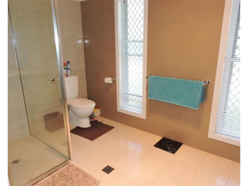 9 Capital Dr, Rosenthal Heights QLD 4370