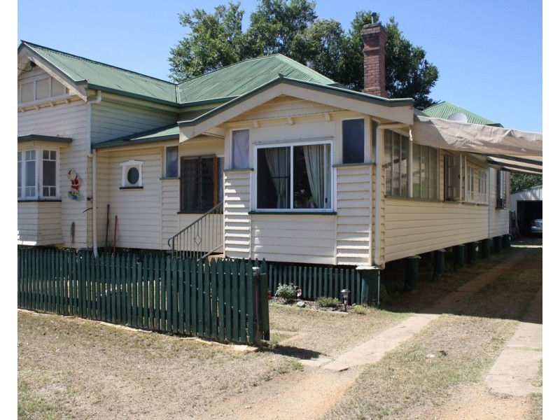 28 Pratten St, Warwick QLD 4370