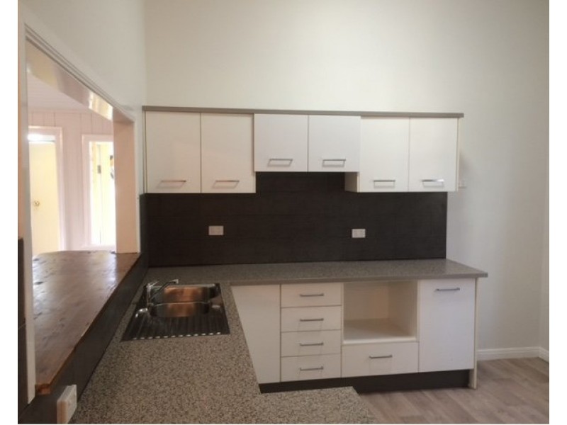 28 Pratten St, Warwick QLD 4370