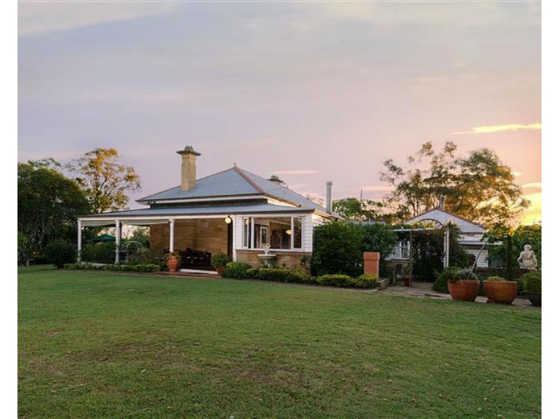 25 Weewondilla Rd, Warwick QLD 4370