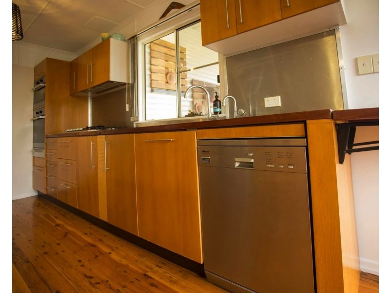95 Locke St, Warwick QLD 4370
