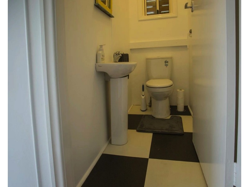 95 Locke St, Warwick QLD 4370